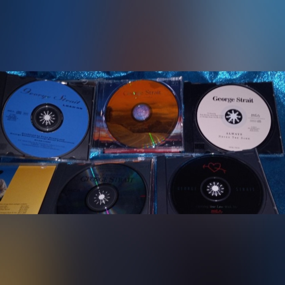 5 George Strait Cds - Picture 7 of 11